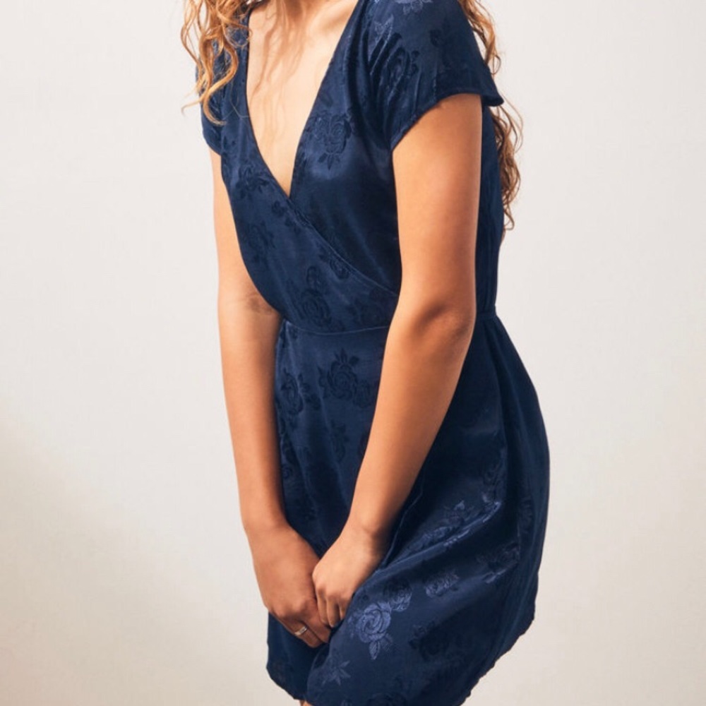 Motel Voine dress Satin Navy